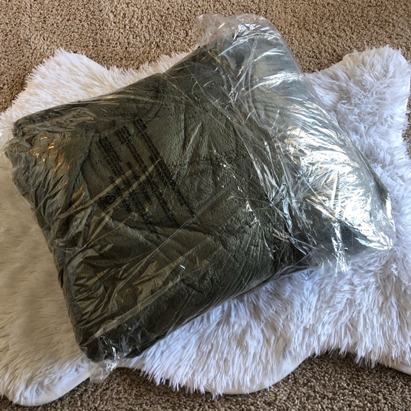 LAST ONE • Olive Green Soft Sherpa Jacket Cardigan - Picture 4 of 6